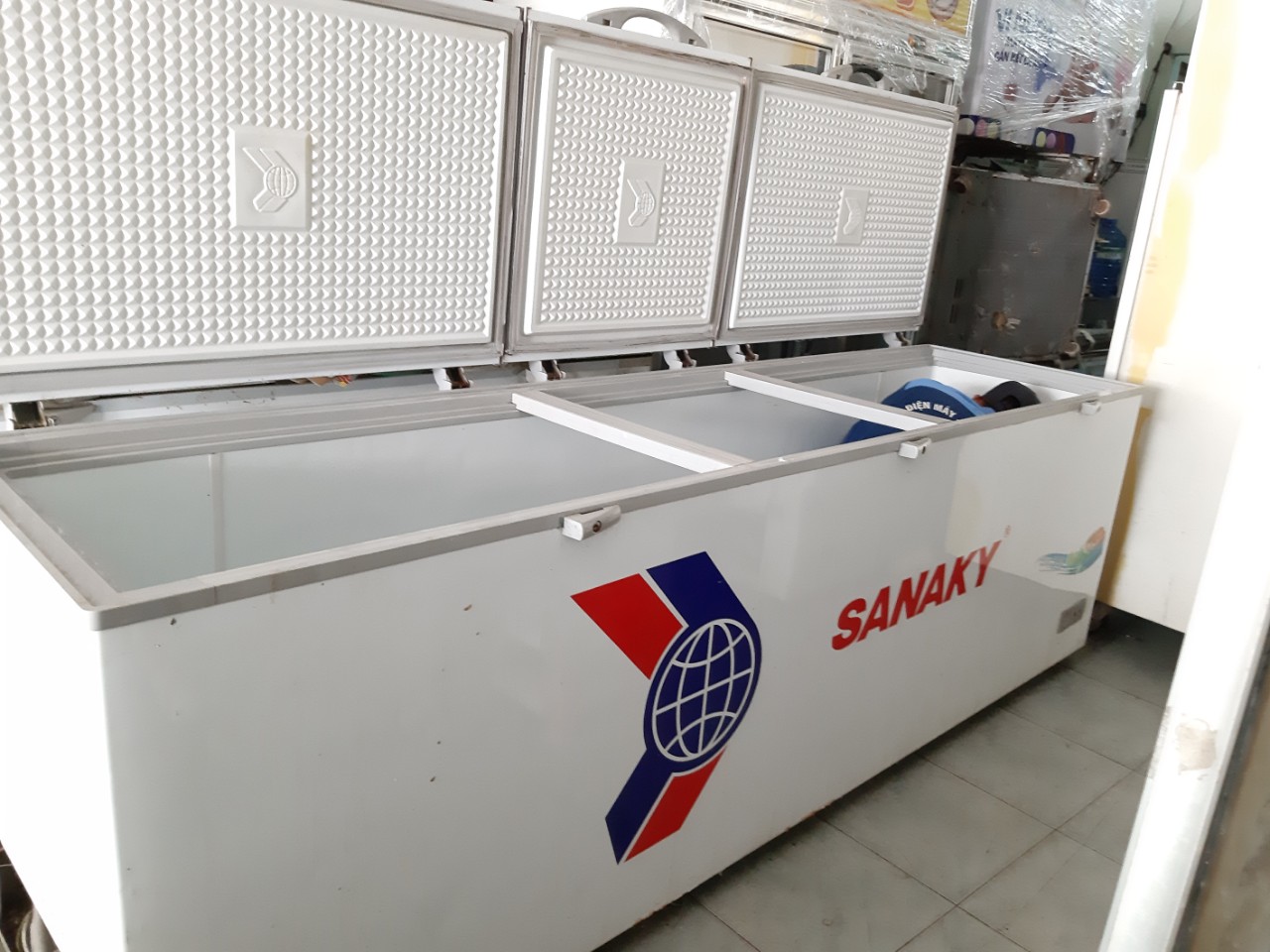 Thanh lý tủ đông Sanaky 1100L dàn lạnh bằng đồng