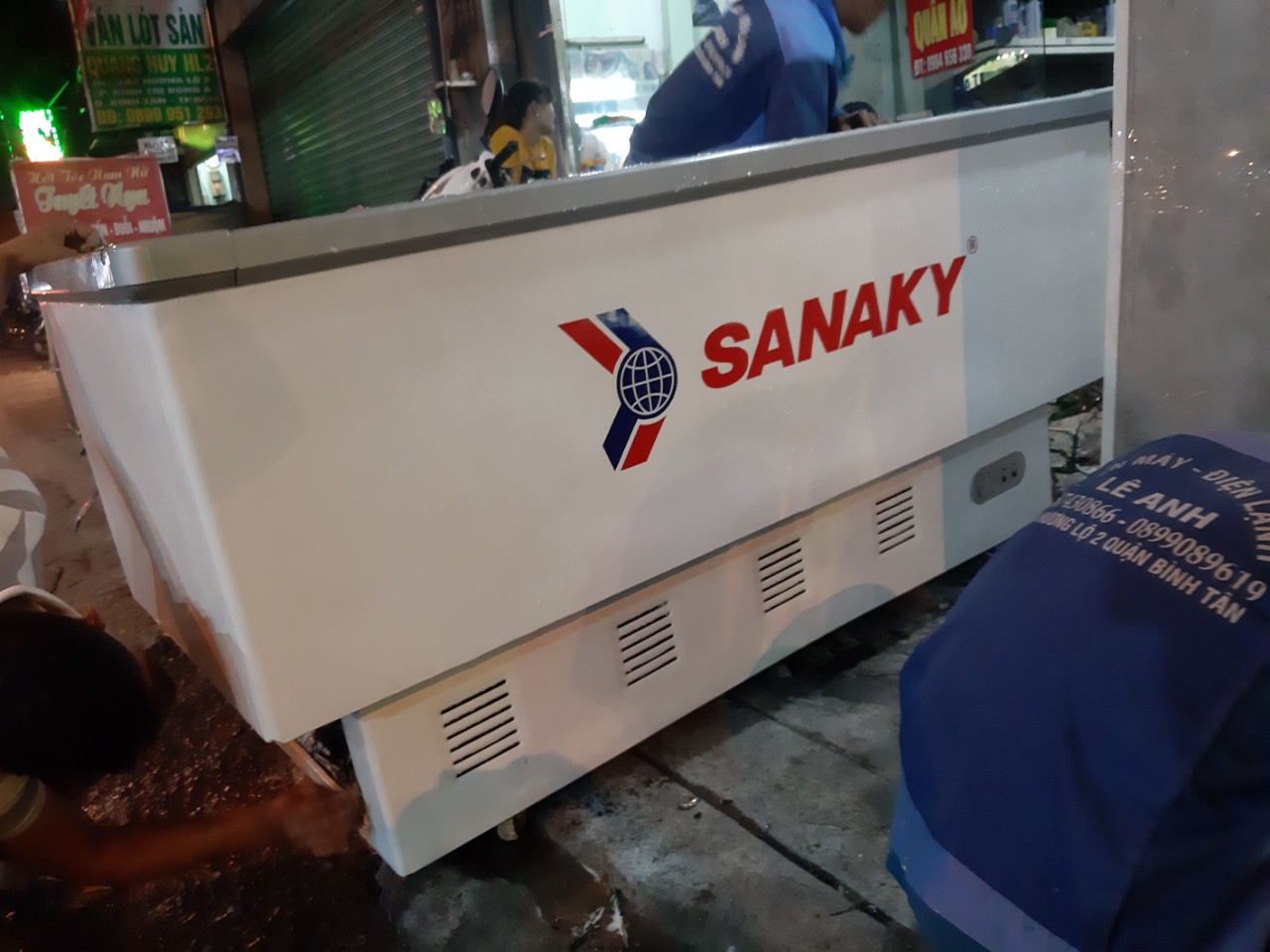 Thanh lý tủ đông trưng bày Sanaky 800L